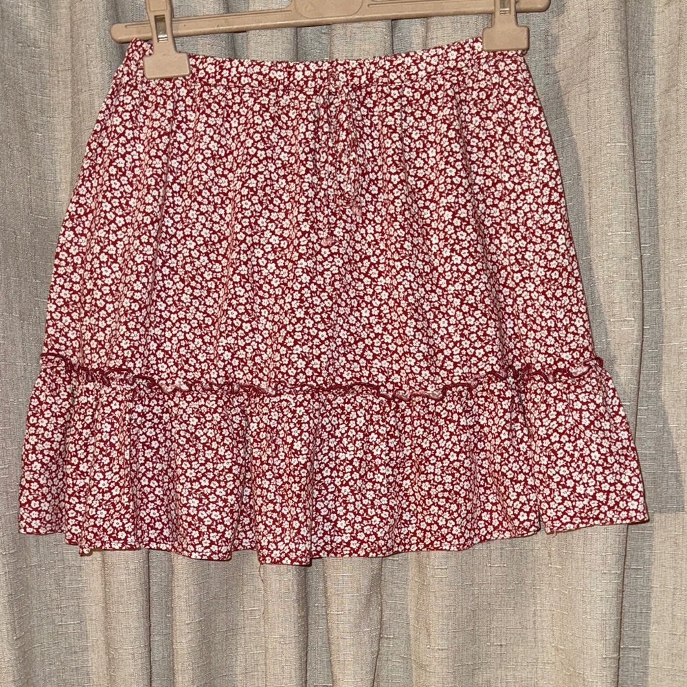 Dee Elly Elegant Floral Mini Skirt in White and Red S